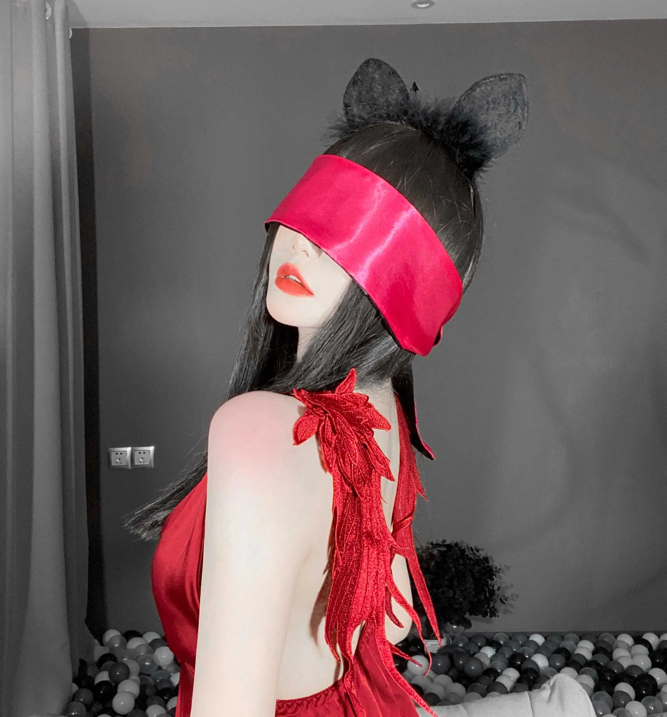 P-11 Black and red two-tone silk satin eye patch